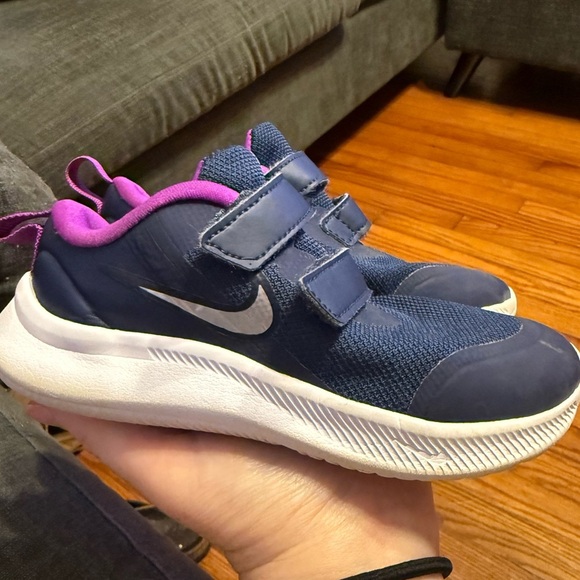 Nike 10C Star runner tennis shoe - Picture 1 of 5